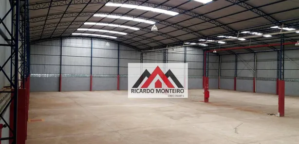 Galpão / Depósito / Armazém à venda, 2200m² no Moreira César, Pindamonhangaba