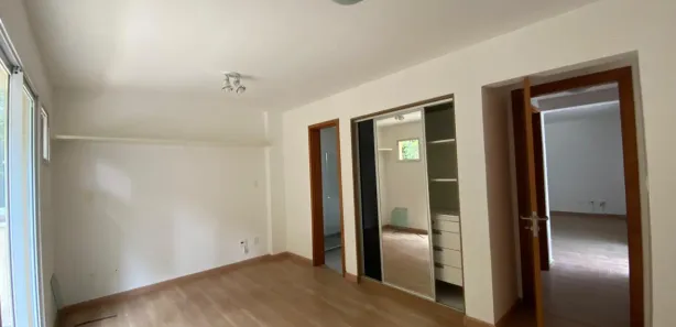 Apartamento com 4 Quartos para venda ou aluguel, 215m² no Castelanea, Petrópolis