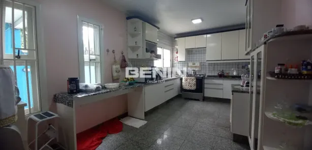 Sobrado com 4 Quartos à venda, 250m² no Niterói, Canoas