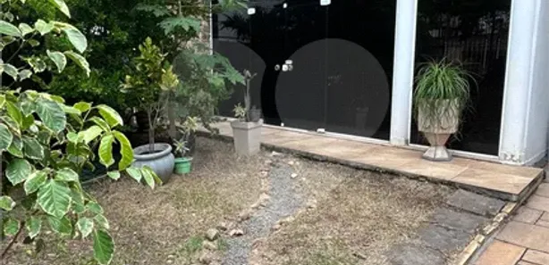 Casa Comercial com 4 Quartos para alugar, 130m² no Aterrado, Volta Redonda