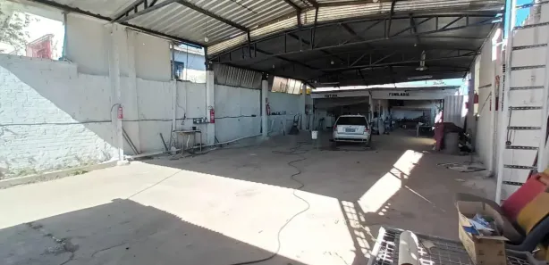 Galpão / Depósito / Armazém à venda, 264m² no Parque Pinheiros, Poços de Caldas