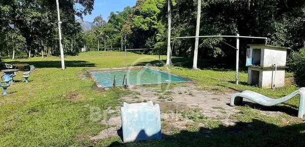 Fazenda / Sítio / Chácara com 8 Quartos à venda, 300m² no Taquara, Duque de Caxias