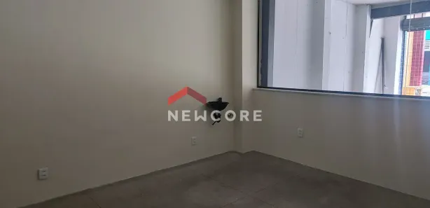 Conjunto Comercial / Sala à venda, 40m² no Centro, Atibaia