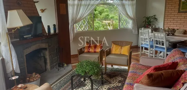 Casa de Condomínio com 4 Quartos para venda ou aluguel, 160m² no Vale Encantado, Campos do Jordão
