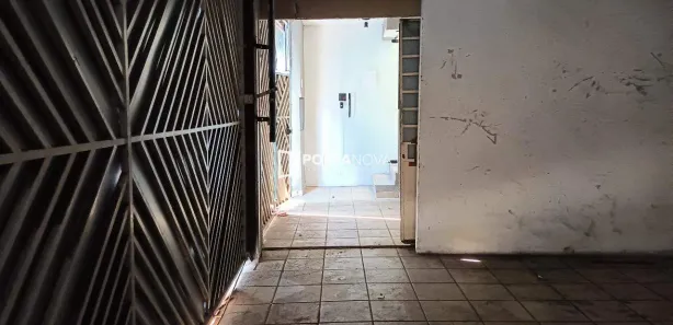 Casa Comercial para alugar, 231m² no Tingidor, Embu das Artes