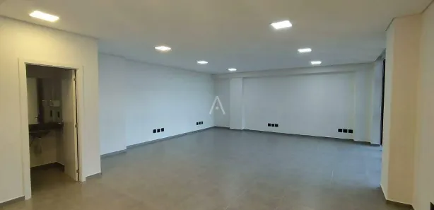 Conjunto Comercial / Sala para alugar, 58m² no Centro, Toledo