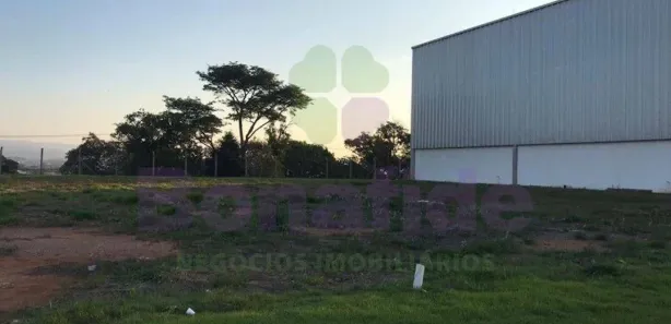 Galpão / Depósito / Armazém para alugar, 739m² no Chácara do Pinhal, Cabreúva