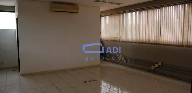 Galpão / Depósito / Armazém para alugar, 750m² no Quitaúna, Osasco
