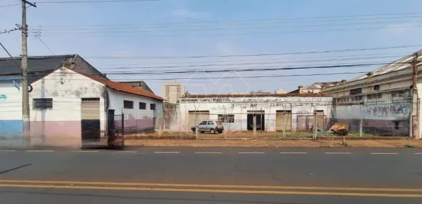 Galpão / Depósito / Armazém à venda, 451m² no Centro, Araraquara