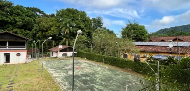Casa com 4 Quartos para alugar, 2000m² no Várzea Alegre, Guapimirim