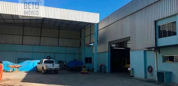 Galpão / Depósito / Armazém para venda ou aluguel, 900m² no Imboassica, Macaé