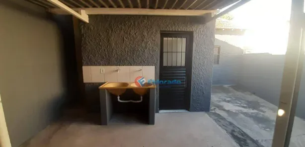 Casa com 2 Quartos para alugar, 60m² no Centro, Sumaré