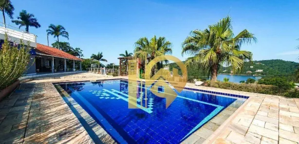 Fazenda / Sítio / Chácara com 4 Quartos à venda, 266m² no Chácaras Condomínio Recanto Pássaros II, Jacareí