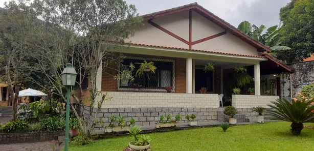 Fazenda / Sítio / Chácara com 4 Quartos à venda, 1200m² no Cantagalo, Guapimirim
