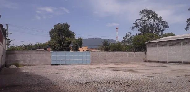 Galpão / Depósito / Armazém para alugar, 2715m² no BNH, Mesquita