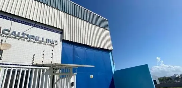 Galpão / Depósito / Armazém à venda, 900m² no Imboassica, Macaé