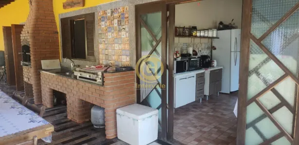 Fazenda / Sítio / Chácara com 3 Quartos à venda, 1500m² no Piracangaguá, Taubaté