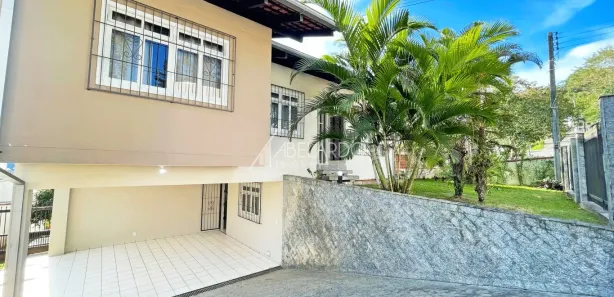 Casa com 5 Quartos para alugar, 230m² no Do Salto, Blumenau