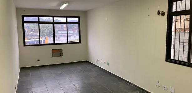Conjunto Comercial / Sala para alugar, 47m² no Centro, São Vicente