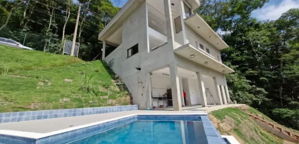 Fazenda / Sítio / Chácara com 3 Quartos à venda, 290m² no Chácaras Condomínio Recanto Pássaros II, Jacareí