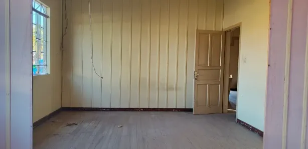 Casa Comercial com 3 Quartos para alugar, 150m² no Colônia Murici, São José dos Pinhais