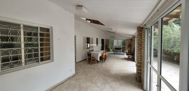 Fazenda / Sítio / Chácara com 3 Quartos para alugar, 117m² no Chácaras Bartira, Embu das Artes