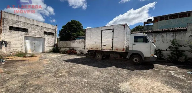 Galpão / Depósito / Armazém para venda ou aluguel, 200m² no Santo Expedito, Montes Claros