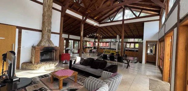 Fazenda / Sítio / Chácara com 6 Quartos à venda, 8000m² no , Mairinque