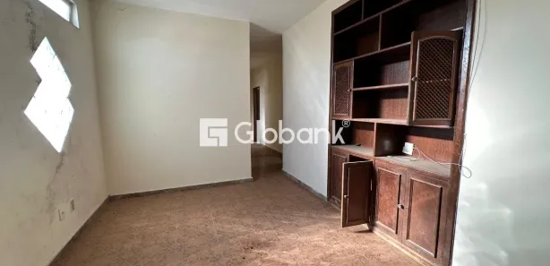 Casa com 4 Quartos para alugar, 110m² no Sagrada Família, Montes Claros