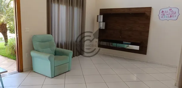 Sobrado com 3 Quartos para alugar, 200m² no Itapeva, Votorantim