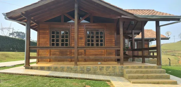Fazenda / Sítio / Chácara com 3 Quartos à venda, 121000m² no Centro, Araucária