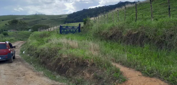 Fazenda / Sítio / Chácara com 6 Quartos à venda, 1070000m² no , Pombos