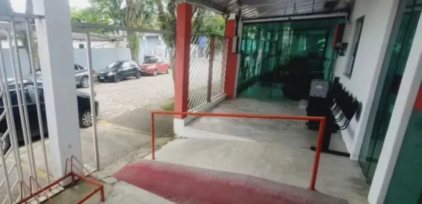 Loja / Salão / Ponto Comercial com 15 Quartos para venda ou aluguel, 450m² no Montese, Resende