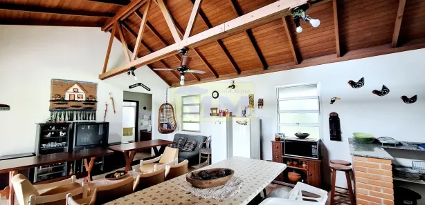 Fazenda / Sítio / Chácara com 3 Quartos à venda, 200m² no Jardim Paulista, Campina Grande do Sul