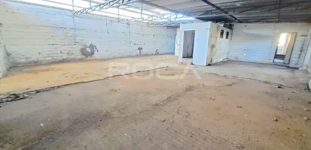 Galpão / Depósito / Armazém para venda ou aluguel, 760m² no Jardim Munique, São Carlos