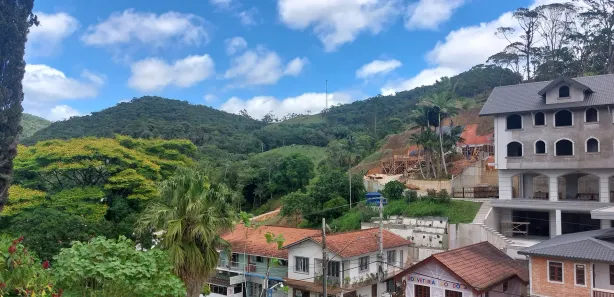 Terreno / Lote / Condomínio à venda, 1500m² no Centro, São Pedro de Alcântara