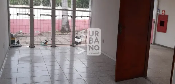 Galpão / Depósito / Armazém à venda, 1700m² no Retiro, Volta Redonda