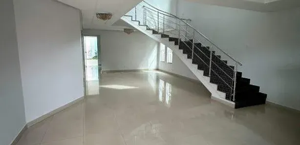 Sobrado com 4 Quartos à venda, 285m² no Jardins Madri, Goiânia