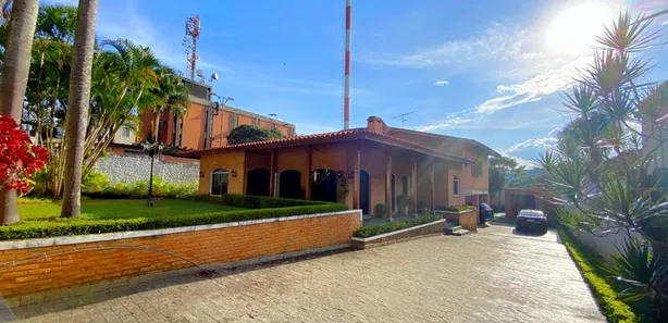 Casa com 4 Quartos à venda, 350m² no Centro, Embu das Artes
