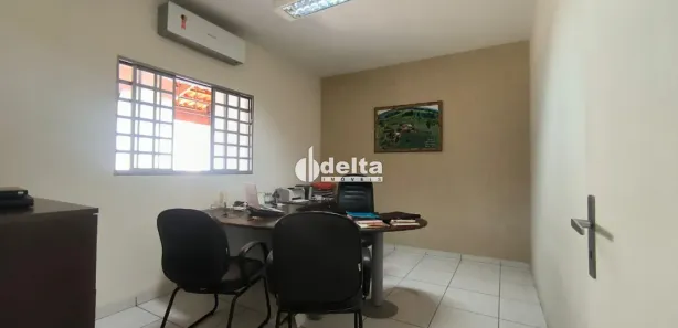 Loja / Salão / Ponto Comercial à venda, 136m² no Cidade Jardim, Uberlândia