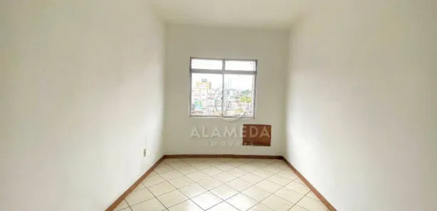 Conjunto Comercial / Sala para alugar, 110m² no Vila Nova, Blumenau