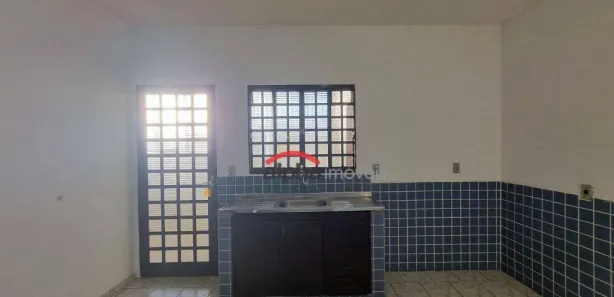 Casa com 2 Quartos para alugar, 70m² no Vila Menuzzo, Sumaré