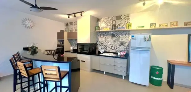 Sobrado com 4 Quartos à venda, 270m² no Morada da Colina, Resende
