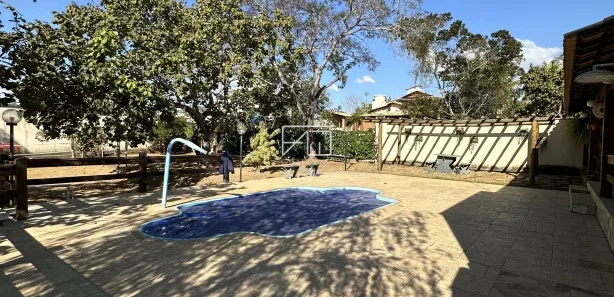 Fazenda / Sítio / Chácara com 4 Quartos à venda, 300m² no Almeida, Jaboticatubas