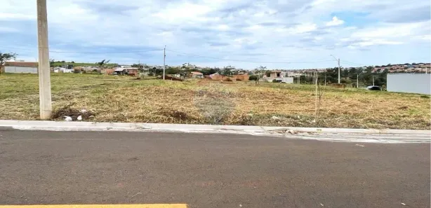 Terreno / Lote / Condomínio à venda, 200m² no , Cravinhos