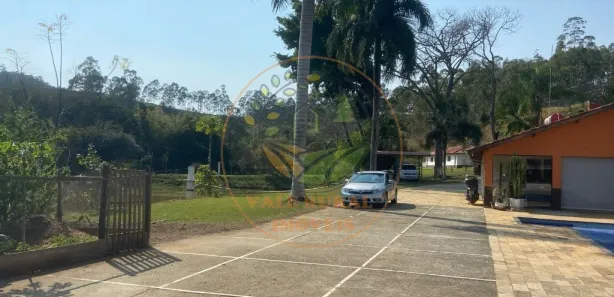 Fazenda / Sítio / Chácara com 3 Quartos à venda, 28800m² no , Igaratá