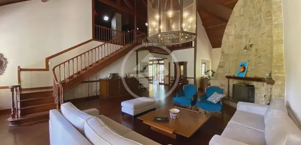 Casa de Condomínio com 3 Quartos para venda ou aluguel, 390m² no Quebra Frascos, Teresópolis