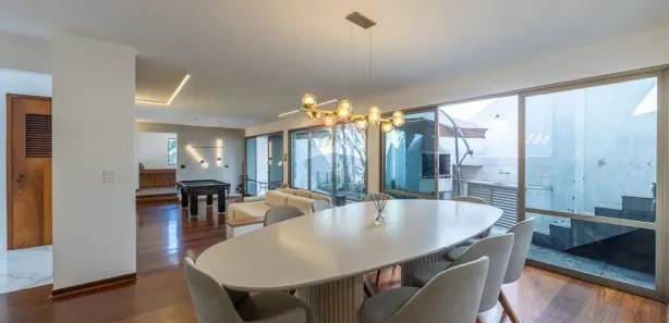 Casa com 5 Quartos para alugar, 398m² no Vila Tramontano, São Paulo
