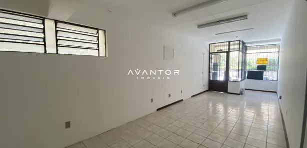 Loja / Salão / Ponto Comercial com 1 Quarto à venda, 61m² no Bonfim, Santa Maria