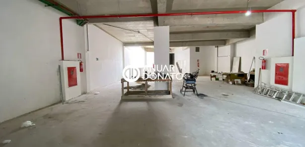 Loja / Salão / Ponto Comercial à venda, 250m² no São José, Uberaba